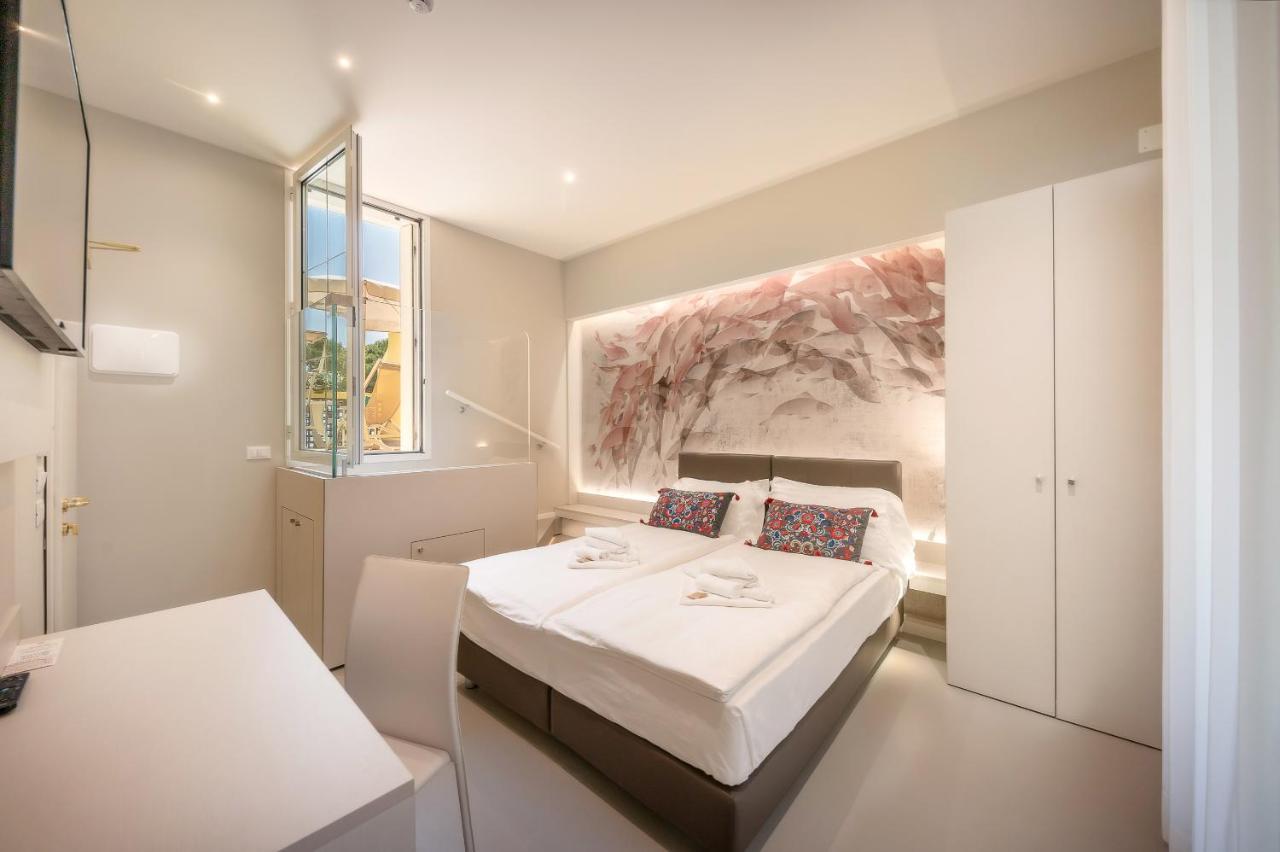 Hotel Le Lampare Caorle Bagian luar foto