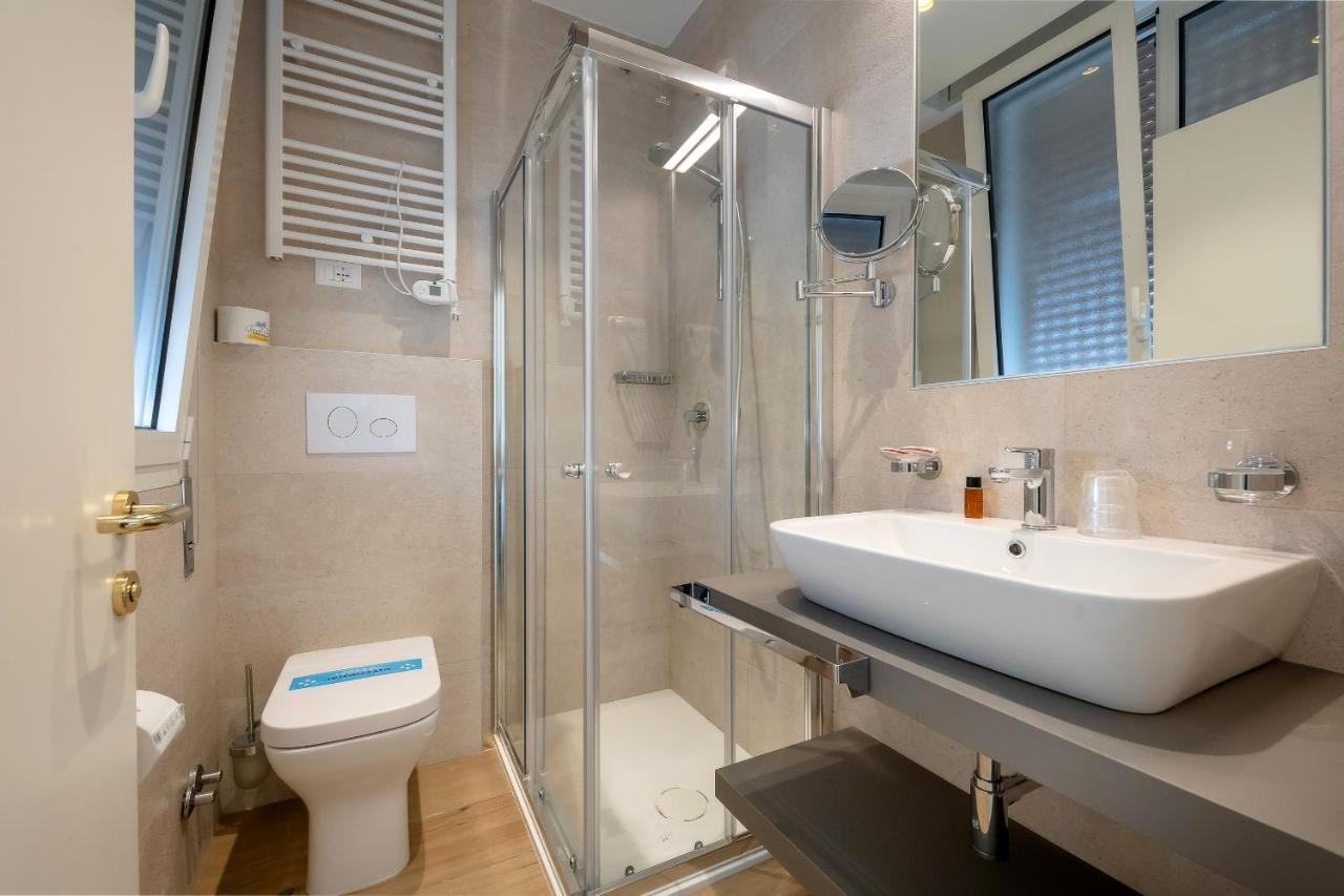 Hotel Le Lampare Caorle Bagian luar foto