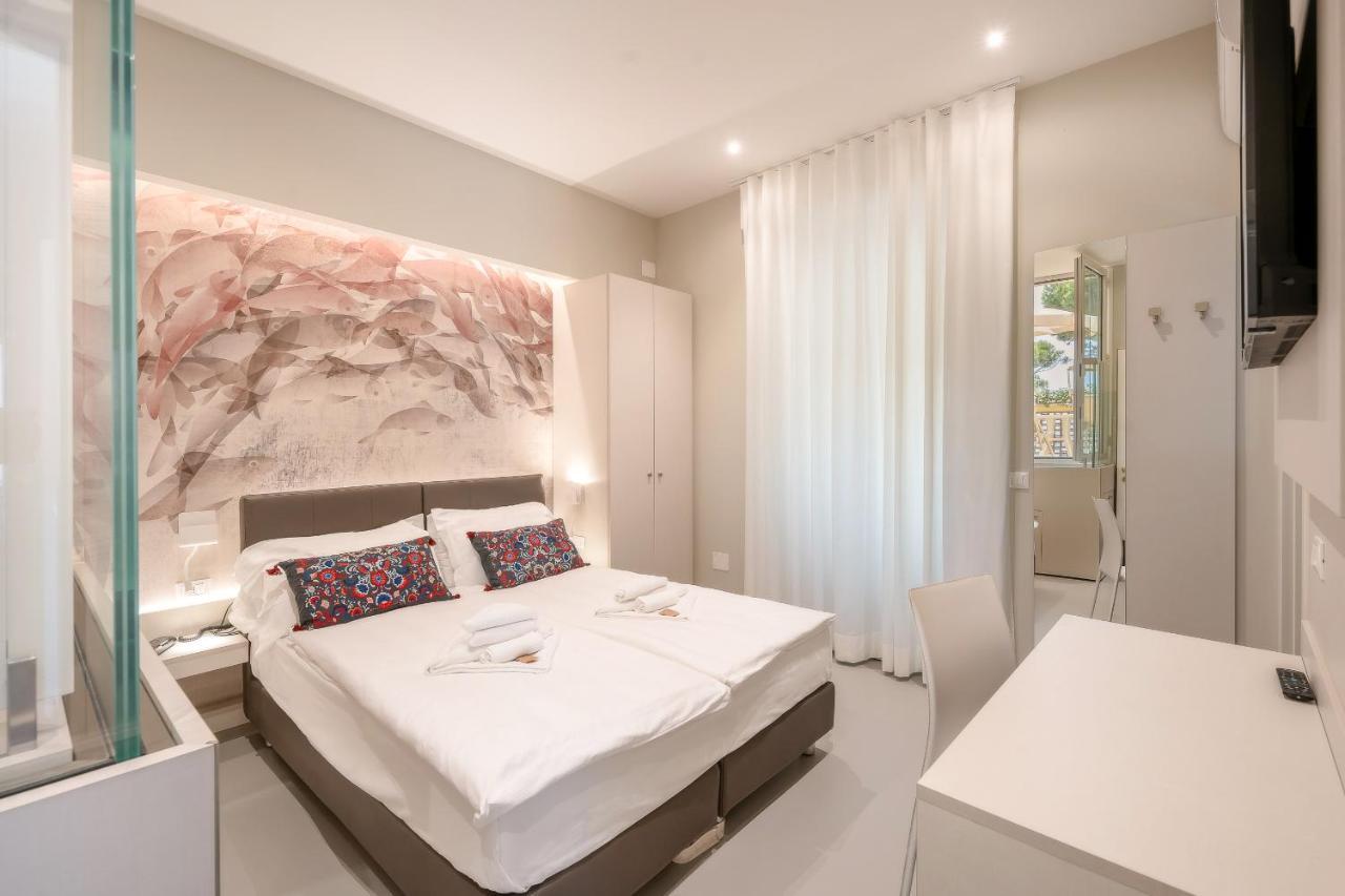 Hotel Le Lampare Caorle Bagian luar foto