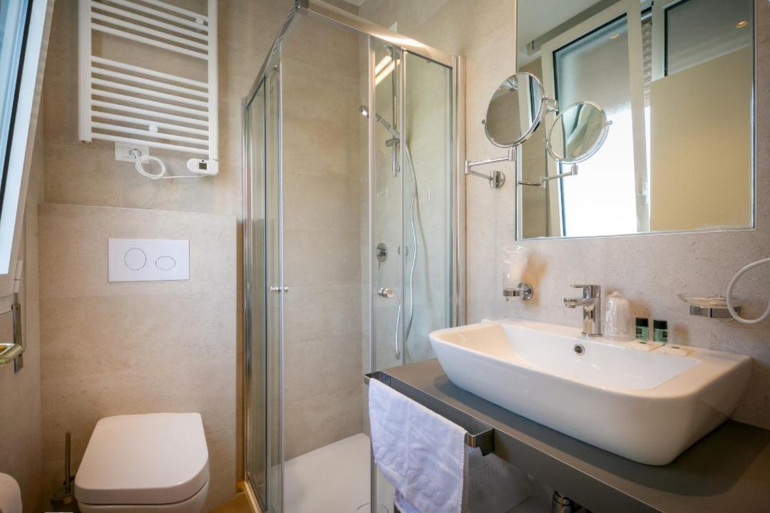Hotel Le Lampare Caorle Bagian luar foto