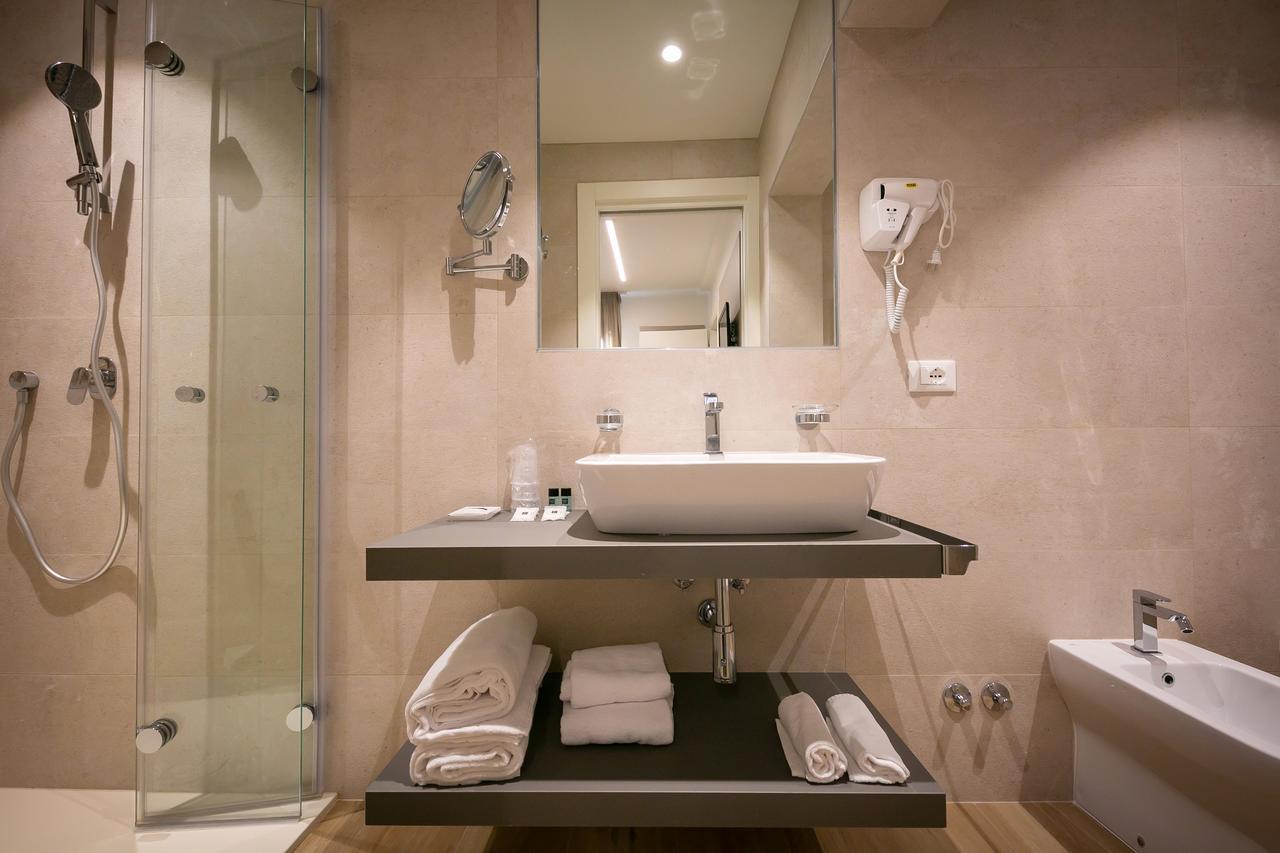 Hotel Le Lampare Caorle Bagian luar foto