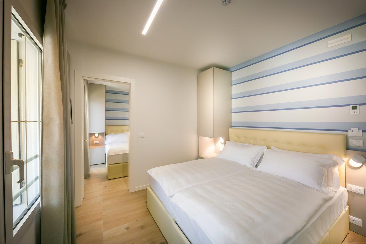 Hotel Le Lampare Caorle Bagian luar foto