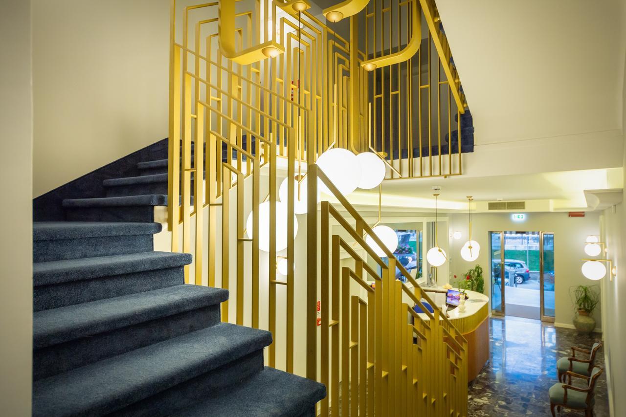 Hotel Le Lampare Caorle Bagian luar foto