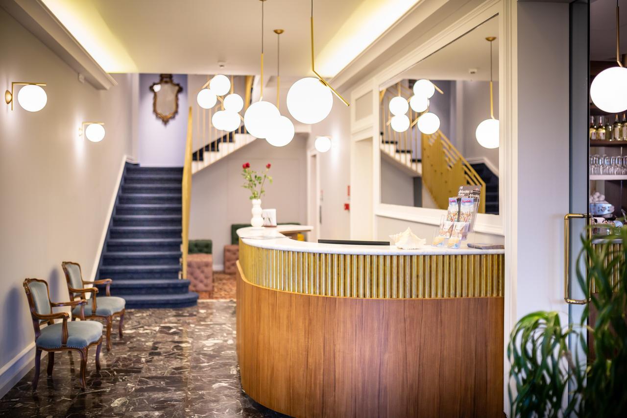 Hotel Le Lampare Caorle Bagian luar foto