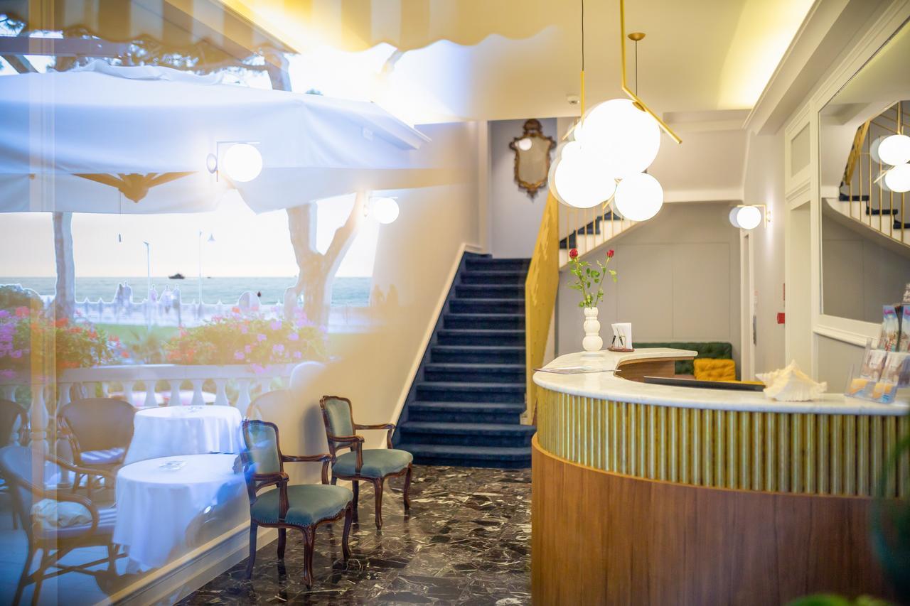 Hotel Le Lampare Caorle Bagian luar foto