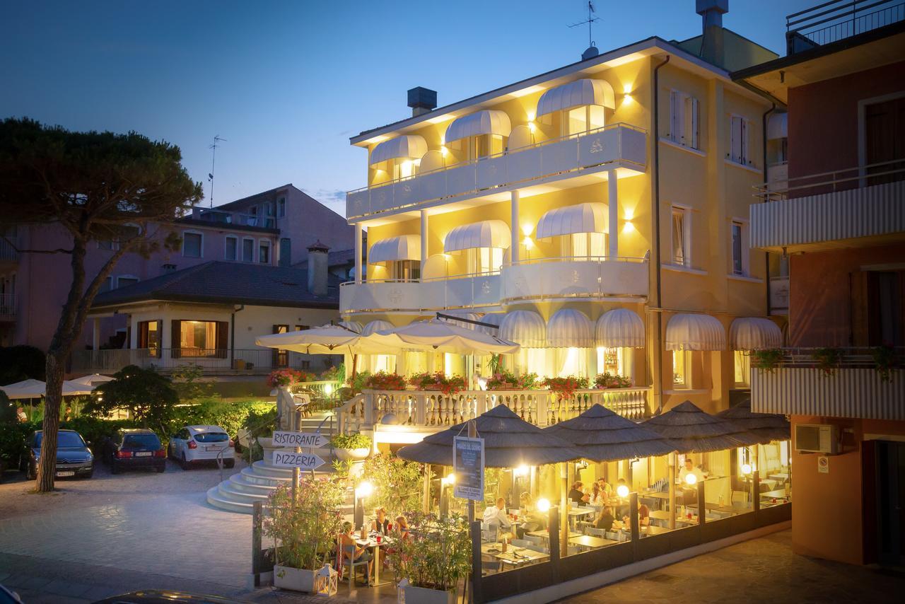 Hotel Le Lampare Caorle Bagian luar foto