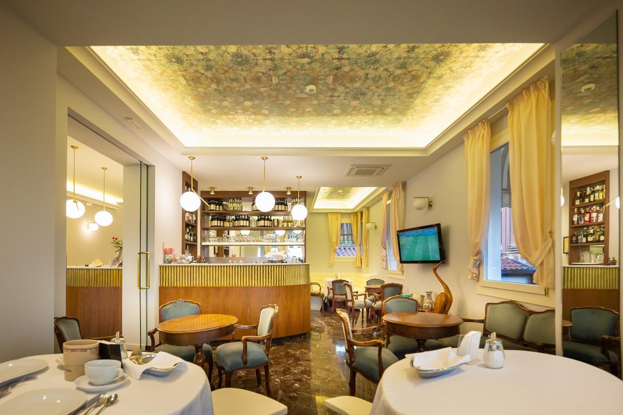 Hotel Le Lampare Caorle Bagian luar foto